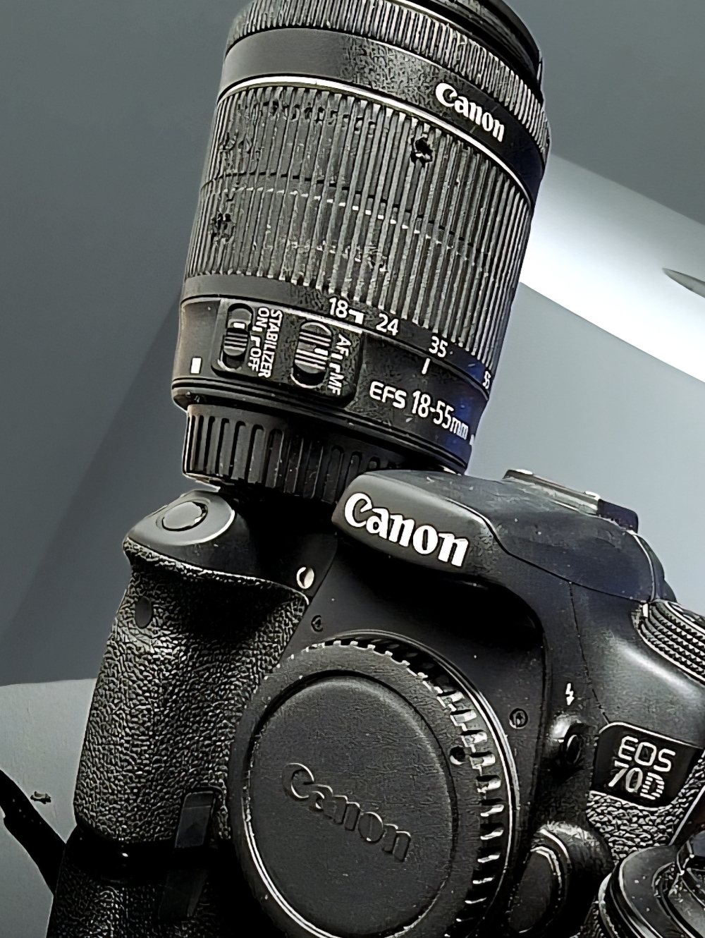 Canon 70D Creator Bundle | 18-55mm IS STM Lens | Dual Pixel AF | Batteries Incl.